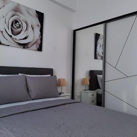 Luxury City Center Apartment - Garofita Romana Bucarest Esterno foto