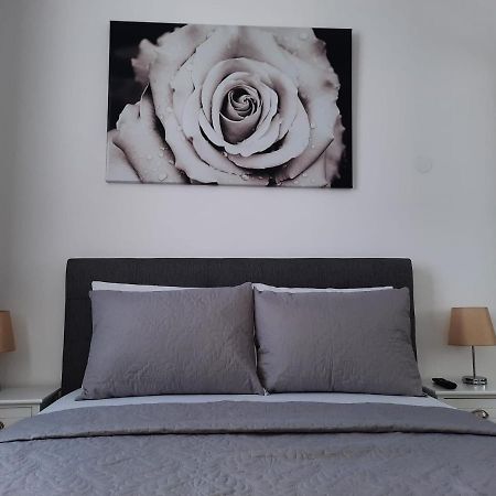 Luxury City Center Apartment - Garofita Romana Bucarest Esterno foto