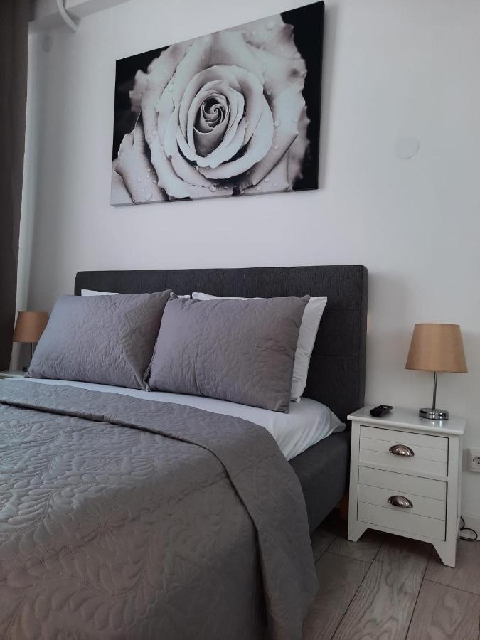 Luxury City Center Apartment - Garofita Romana Bucarest Esterno foto