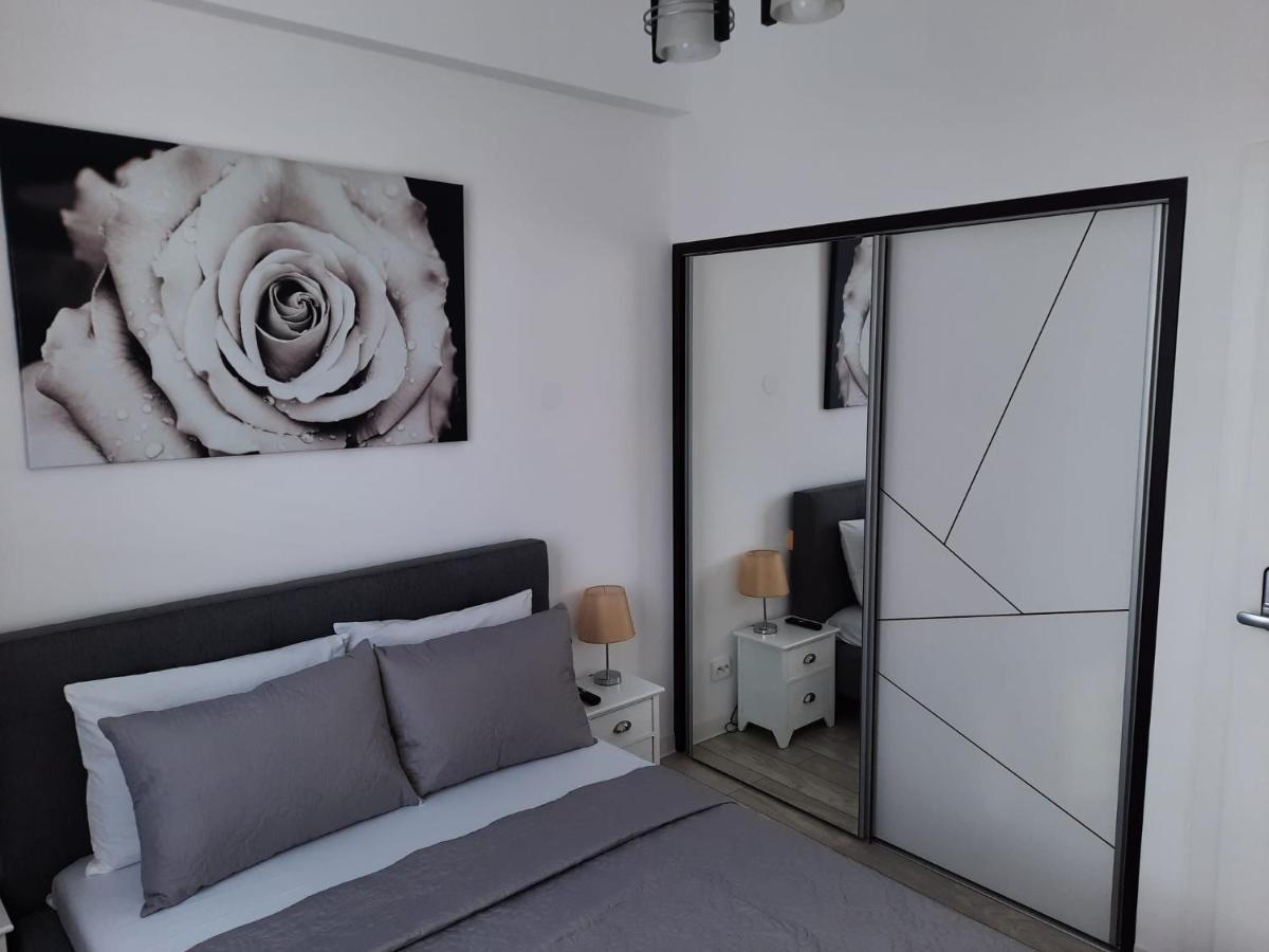 Luxury City Center Apartment - Garofita Romana Bucarest Esterno foto