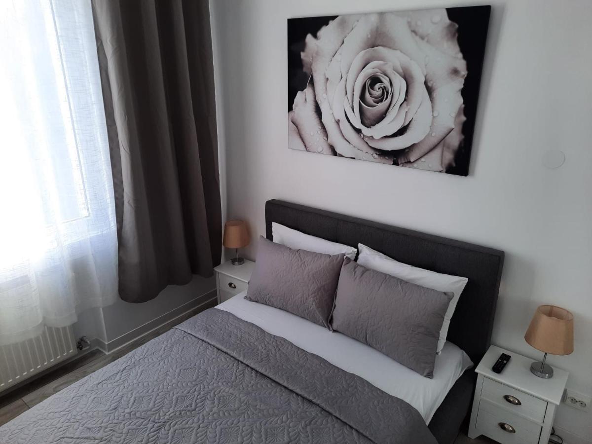 Luxury City Center Apartment - Garofita Romana Bucarest Esterno foto