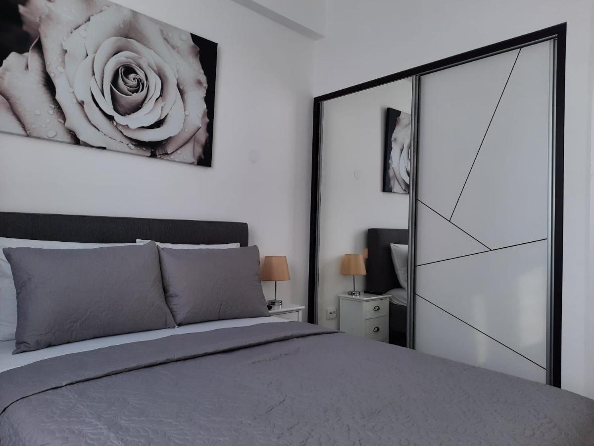 Luxury City Center Apartment - Garofita Romana Bucarest Esterno foto